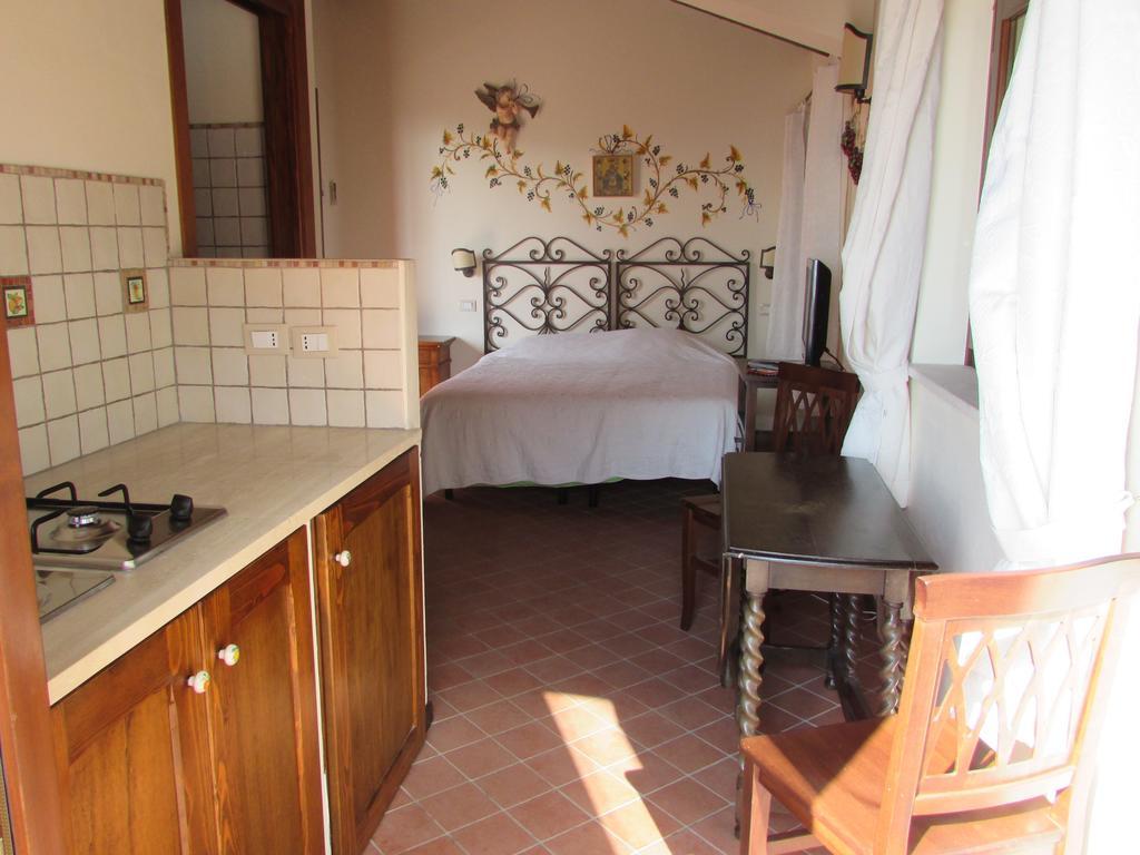 בית הארחה טאורמינה 	Casale Di Caterina חדר תמונה